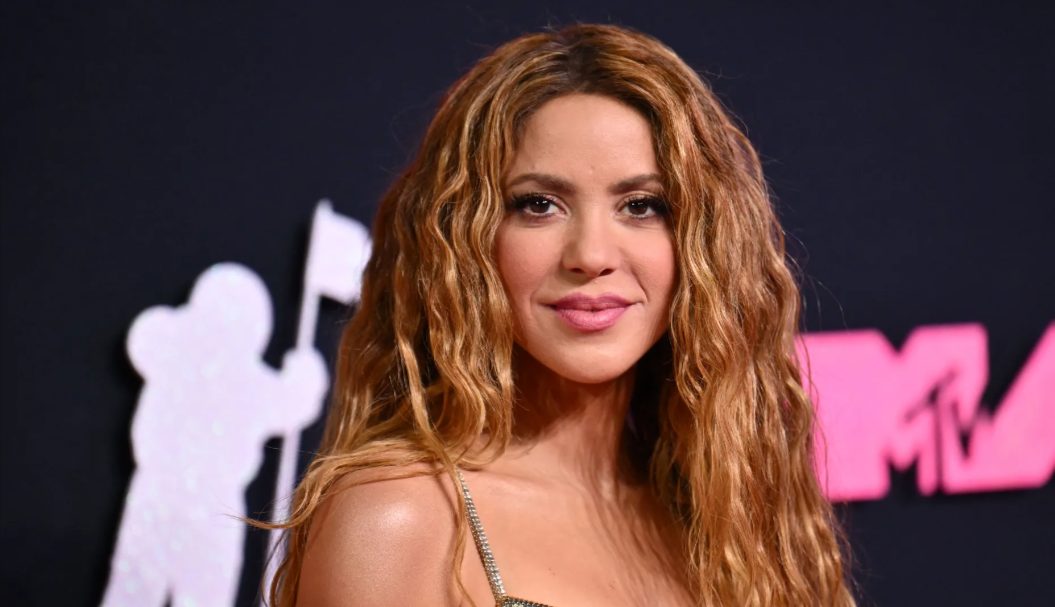 Shakira Looked Like Liquid Gold at the 2023 VMAs Glamour