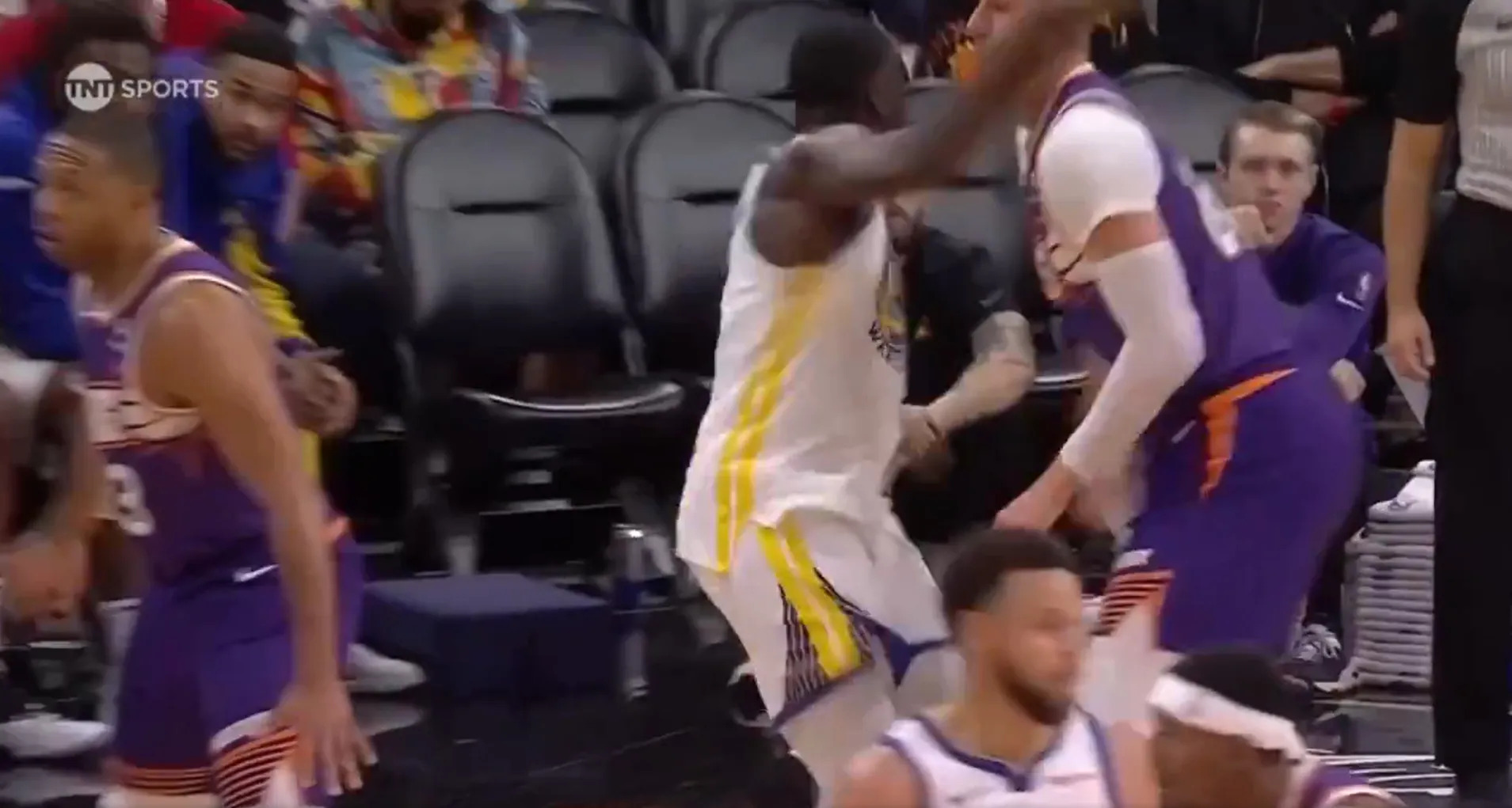 Draymond Green Ejected After Backhand Swing on Suns' Jusuf Nurkic