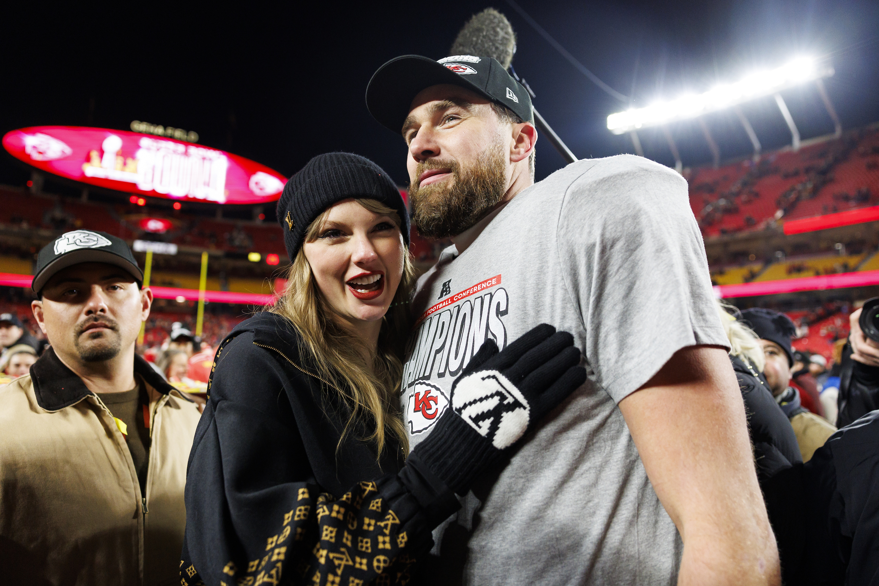 GettyImages-2196127080-Taylor-Swift-Steals-the-Show-at-Travis-Kelces-NFL-Game-Despite-Skipping-It.jpg