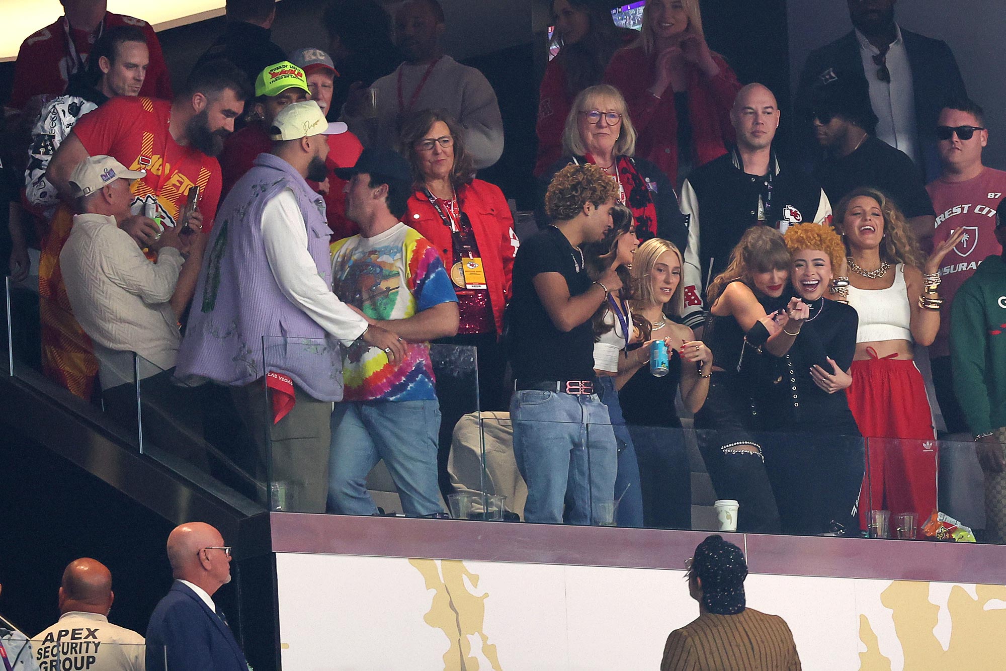 Inside Miles Teller s Philadelphia Eagles Fandom — And Friendship With Jason Kelce 905