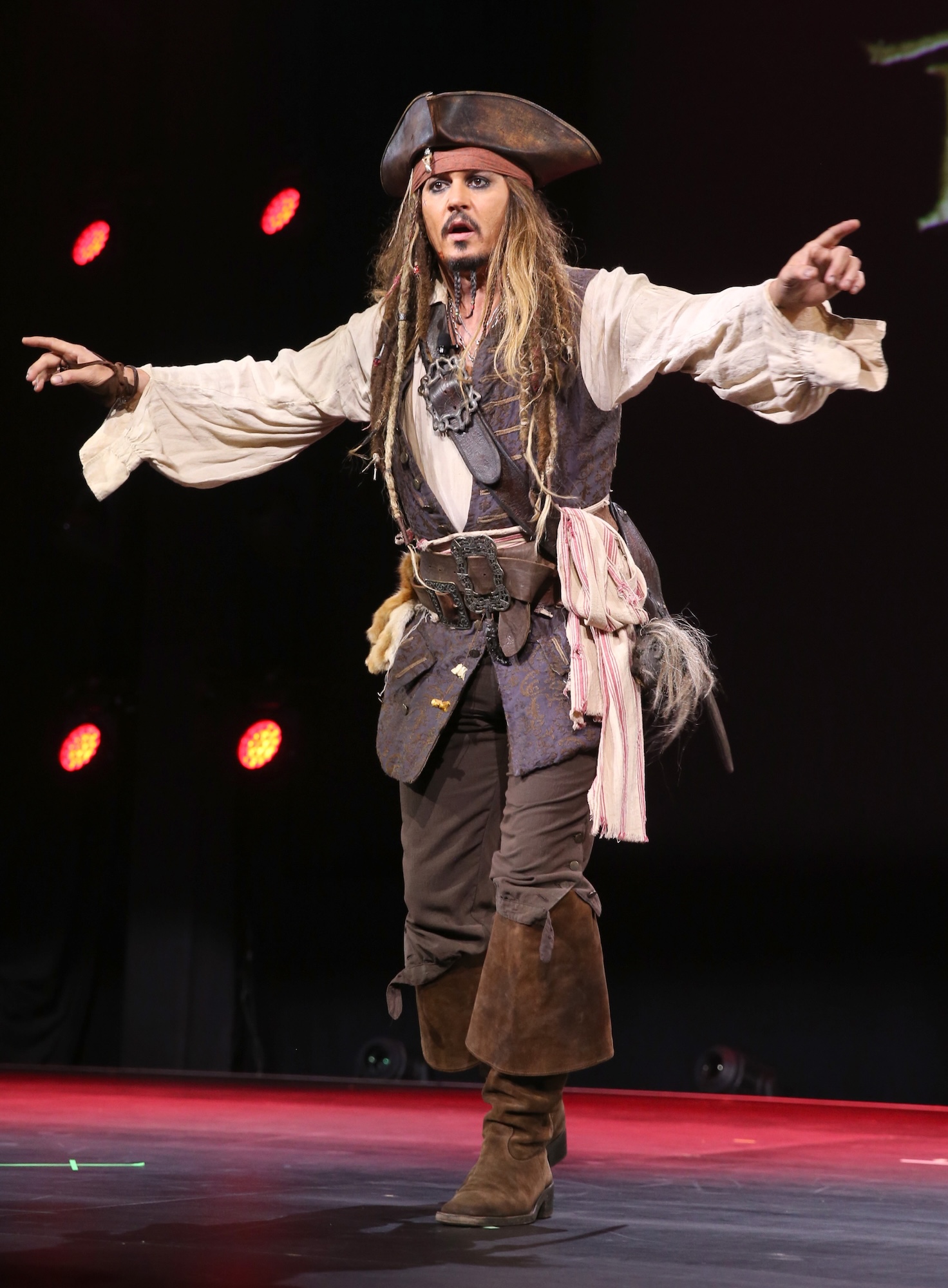 GettyImages-484145376-Johnny-Depp-in-Talks-About-Jack-Sparrow-Role-in-Pirates-6.jpg