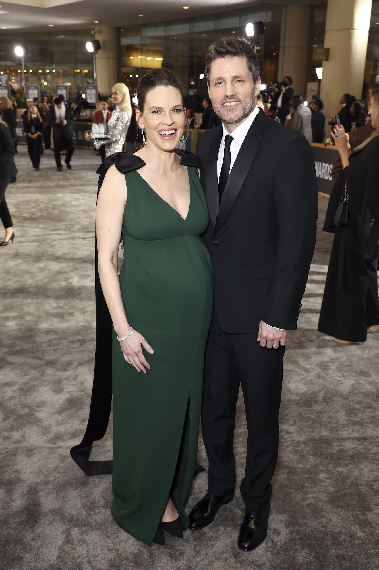 GettyImages-1455615130Pregnant-Hilary-Swank-Addresses-Older-Mom-Backlash.jpg